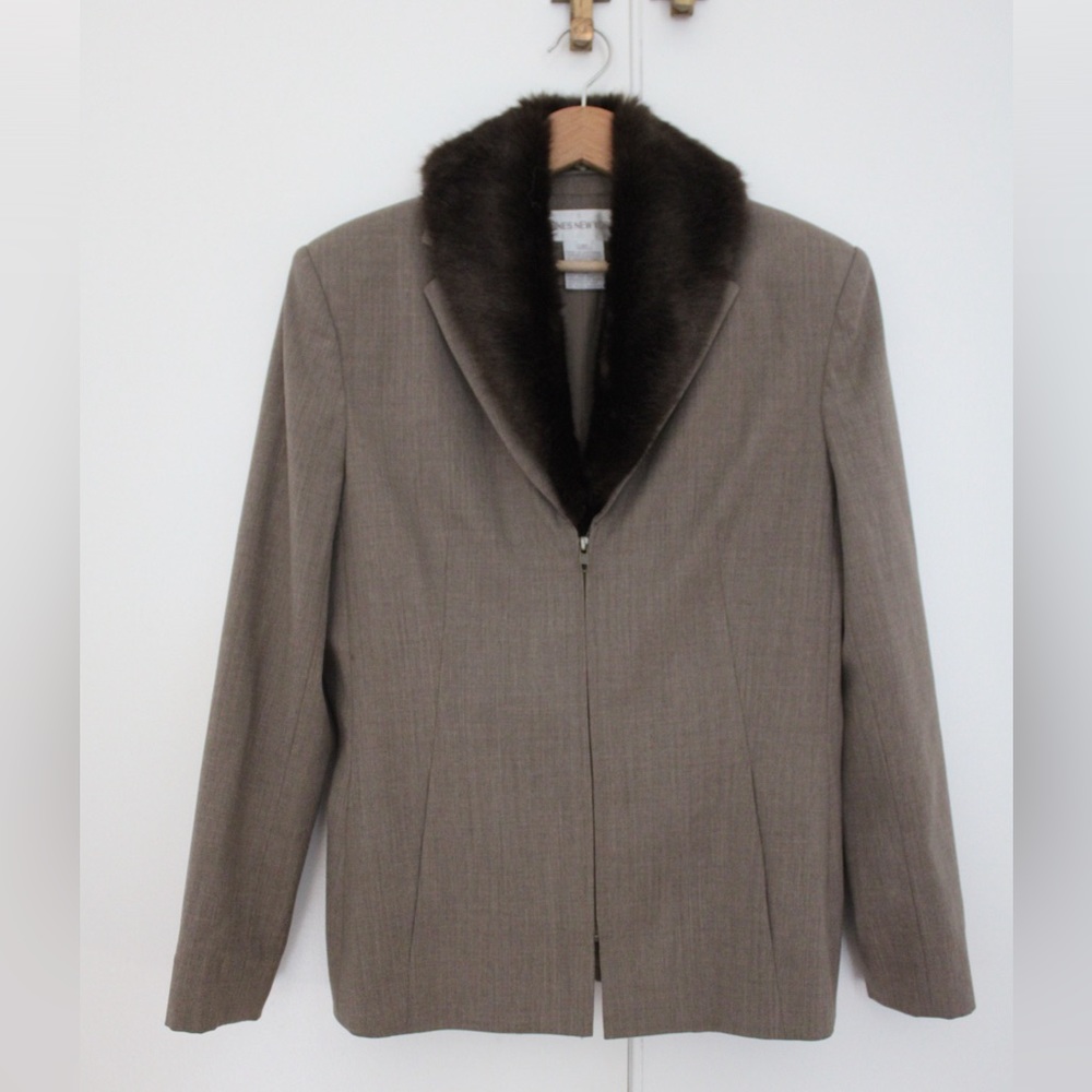 Wool blazer vest beige cream brown size 10 with fur collar